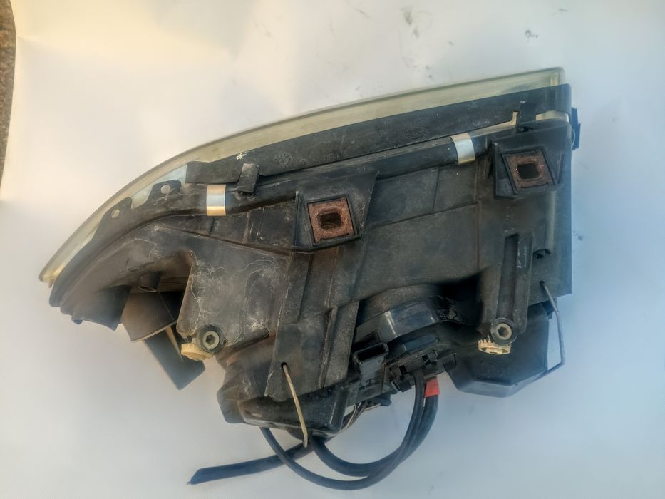 Reflektor Lampa Lewa Xenon Valeo Audi A6 C5 przedeLift  1997-2001
