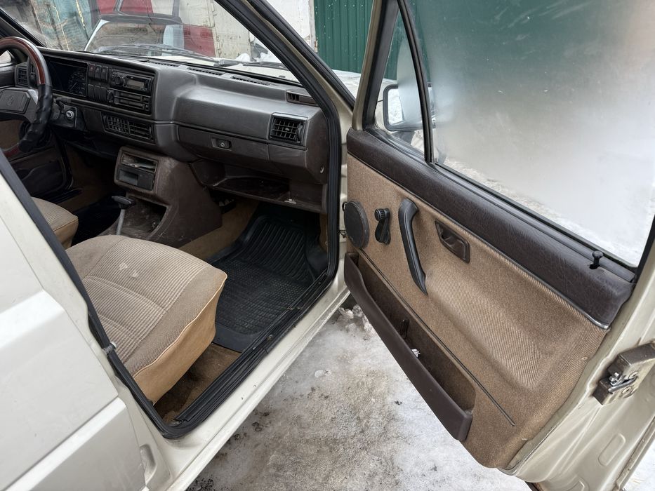 Volkswagen golf 2 Автомат 1.8 бензин