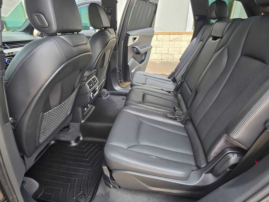 Audi Q7      2019