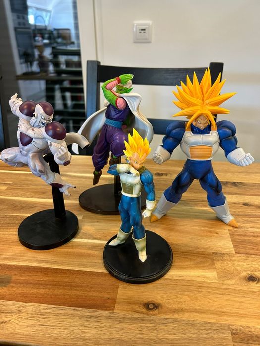 Pack de Figuras e Canecas