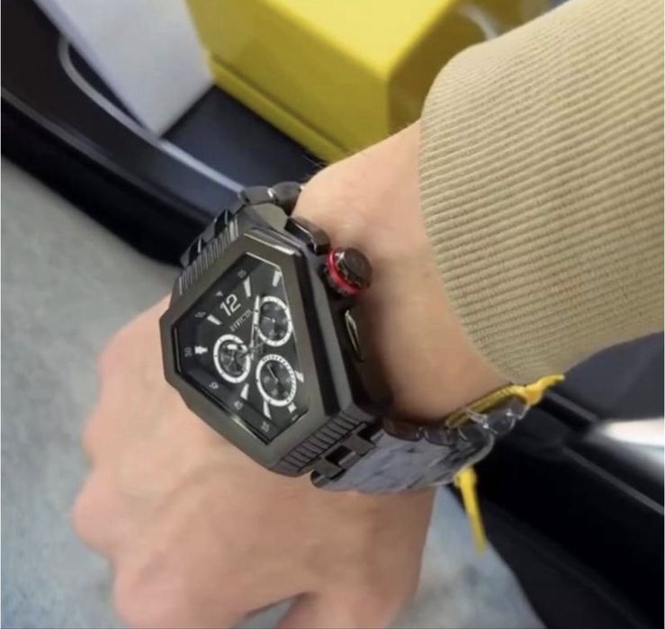 Швейцарський чоловічий годинник Invicta