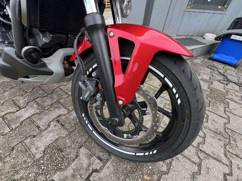 Sprzedam Piękną Honde nc700x maly przebieg serwisowana