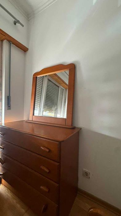 Quarto com wc privado para arrendar em Vila Franca de Xira