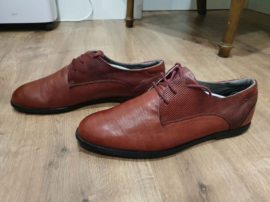 Sapatos bordeux Eureka