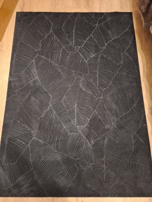 Czarny dywan 170×120