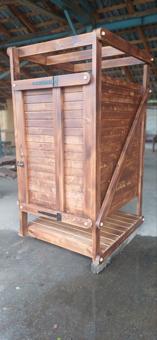 Дерев’яний душ. Літній душ. Душ з дерева. Вуличний душ. Душ дачный