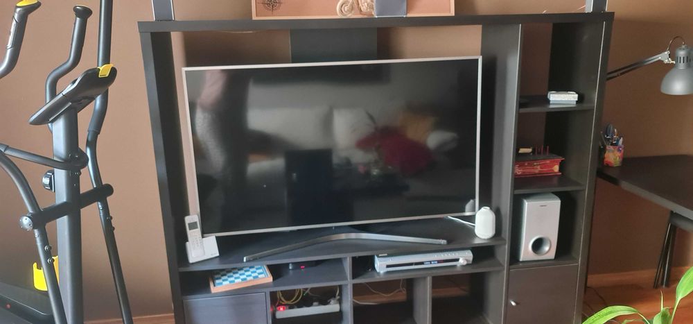 Móvel prático para tv