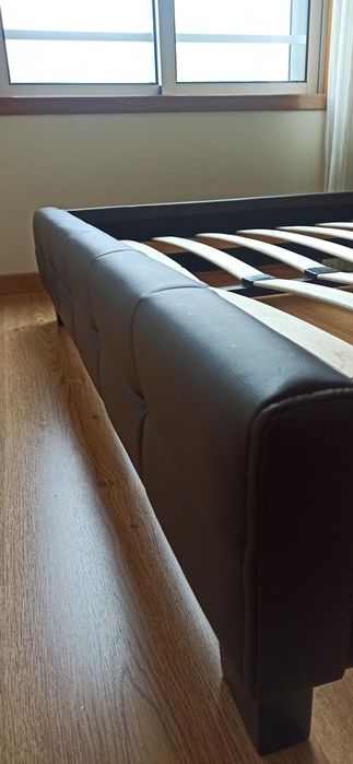 Cama couro com estrado64285526576769121