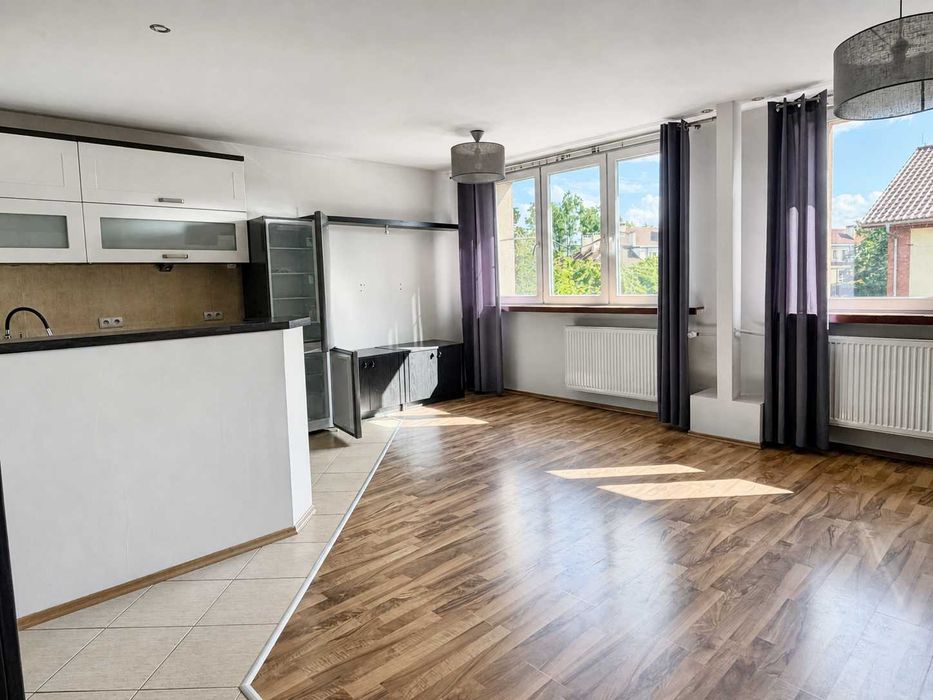 Jasne 2 pokoje, 47,9 m² | osobna sypialnia | Blisko centrum Pszczyny i PKP | Ul. L. Zamenhofa 2