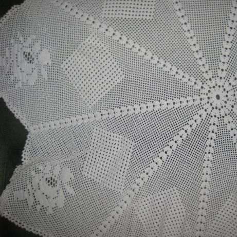 Toalha em Crochet Redonda Cor Beije 1,88 NOVA