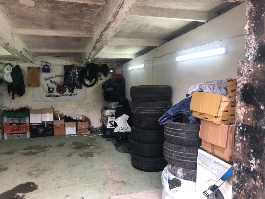 Гараж у ГБК№ 8 (військове містечко), з документами