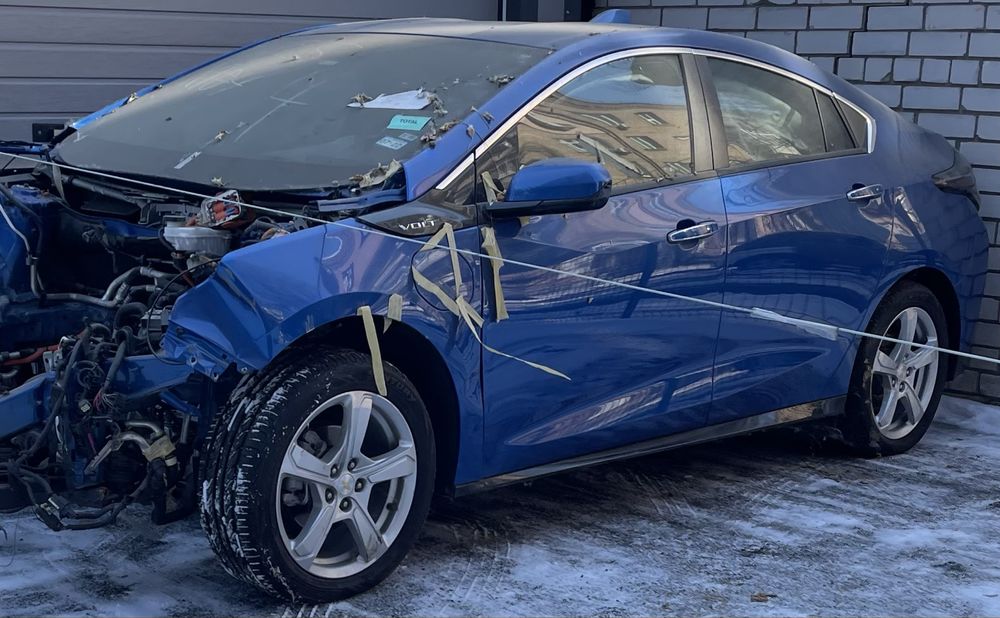 Двері передня ліва  Chevrolet Volt 2016 - 2019