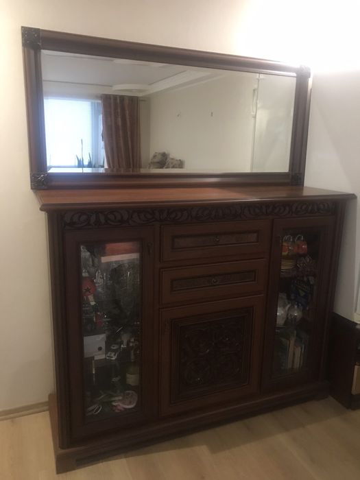 Комод с зеркалом