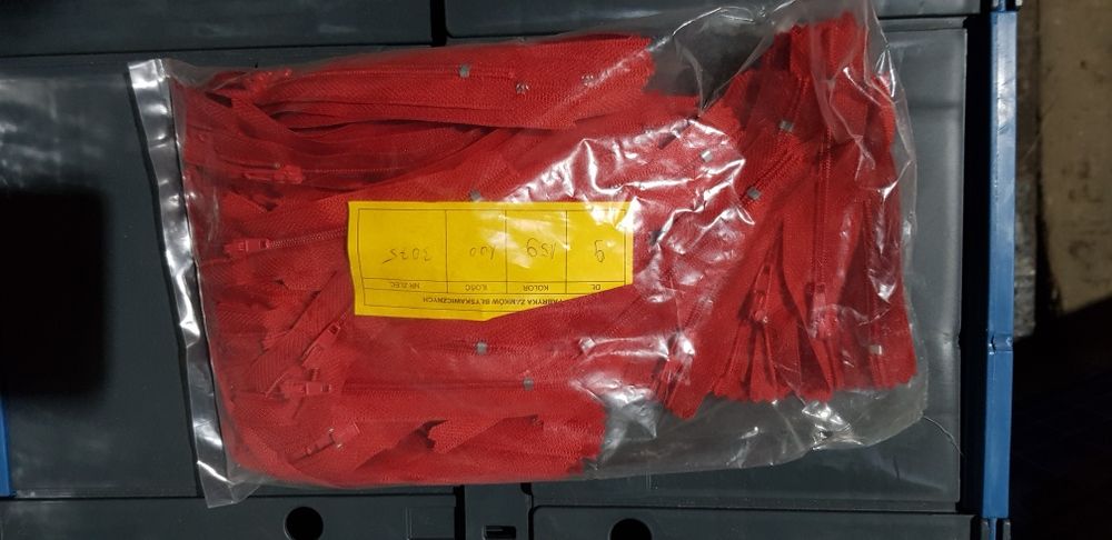 Zamki błyskawiczne czerwone 100szt
