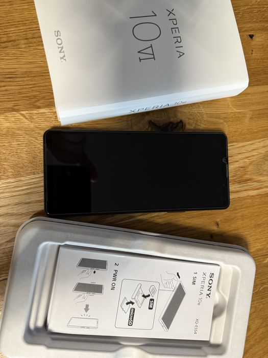 SONY  Xperia 10VI 8ram 128rom bdb stan 2 x etui