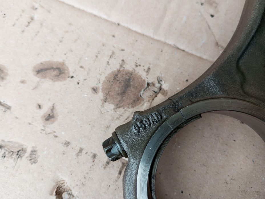 Шатун 2.7  TDI Audi A6 C6 059AB A4