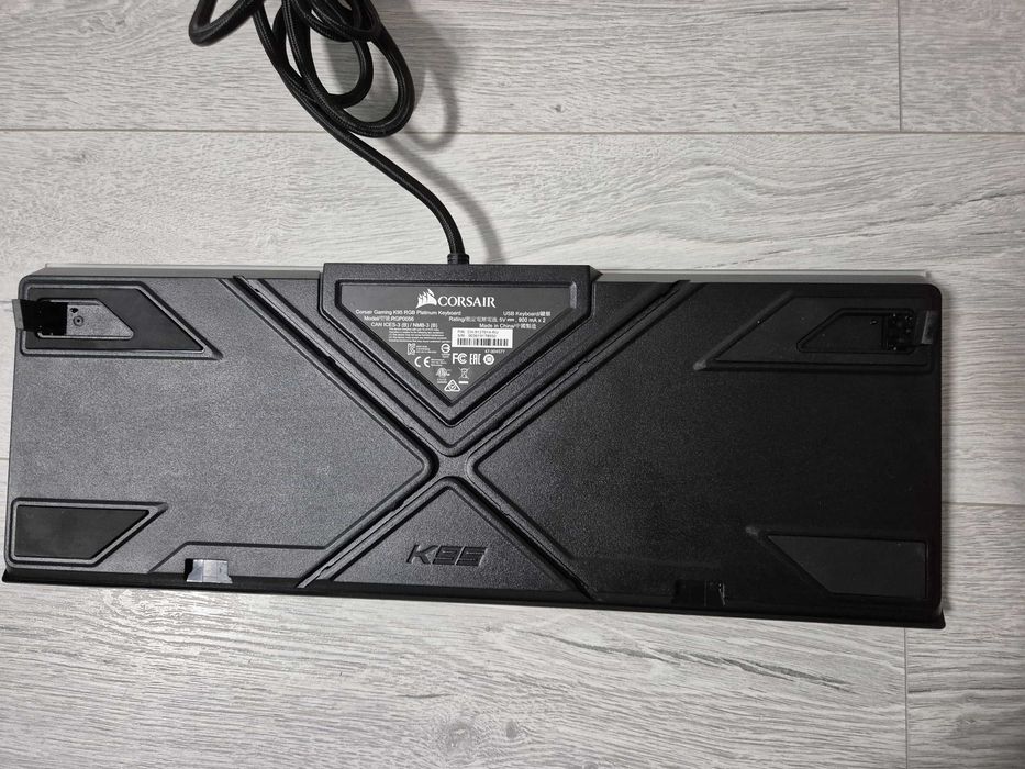 Преміум ігрова клавіатура Corsair K95 RGB Platinum Cherry MX SPEED