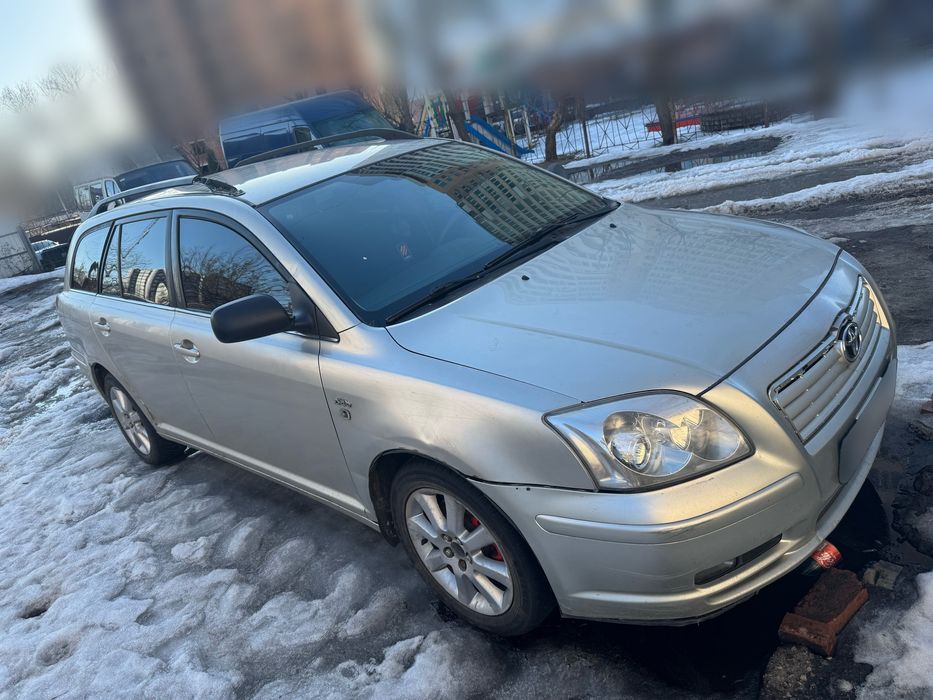 Тойота Авенсіс 2.0