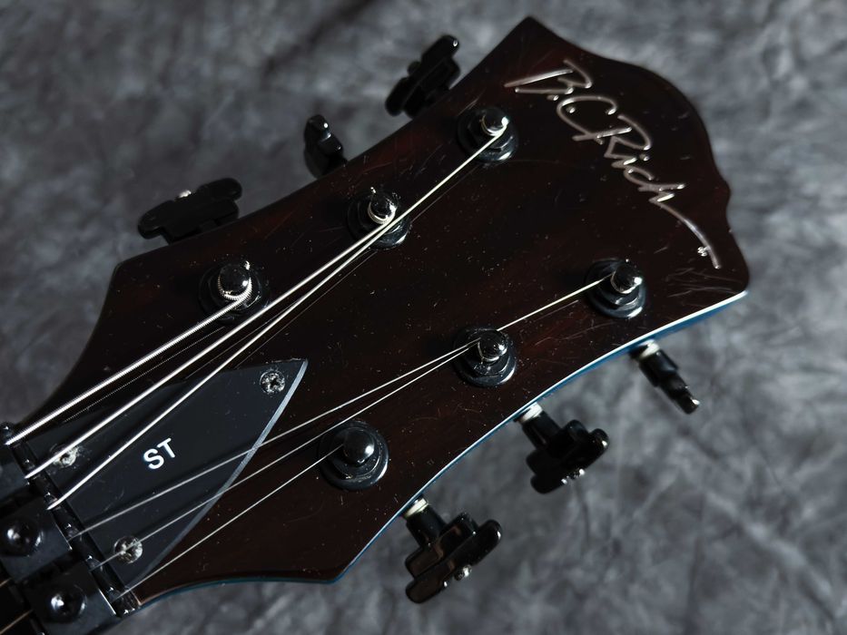 B.C. Rich Mockingbird ST 2006 - Trans Blue