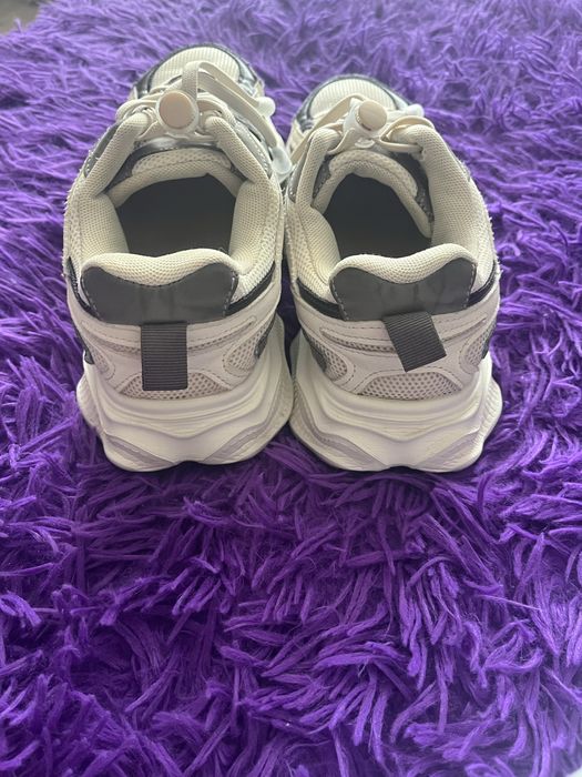 Кросівки Reserved 35 розмір