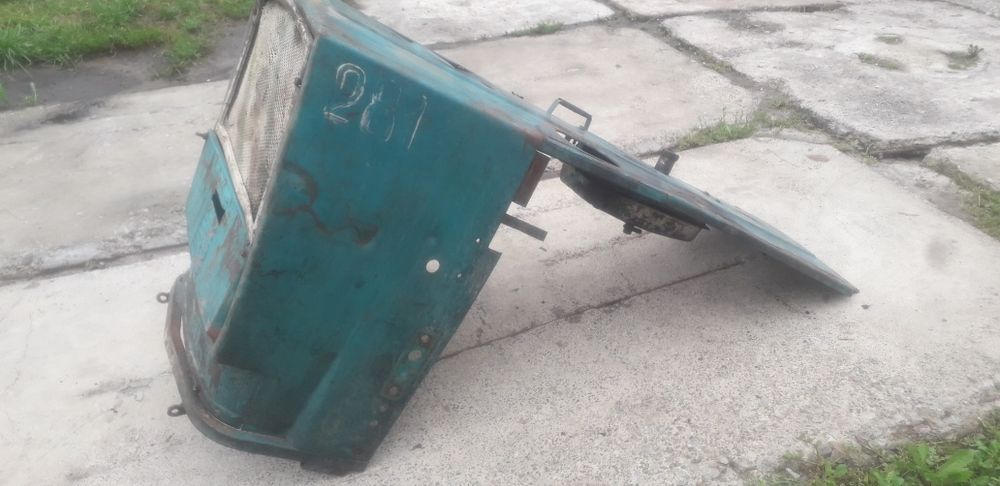 Капот на тарактор юмз