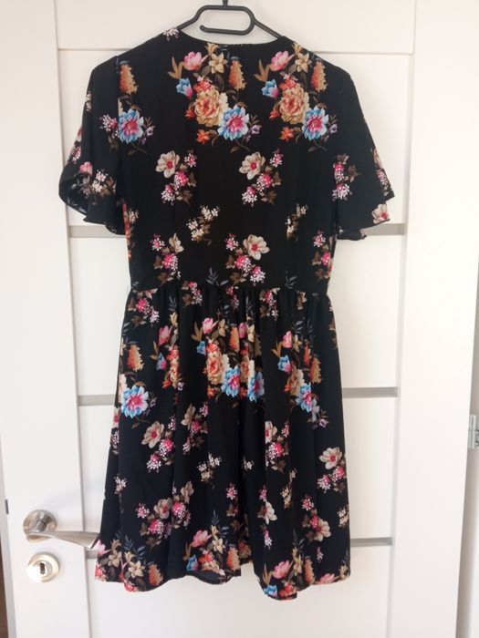 Sukienka S 36 kwiaty czarna mini