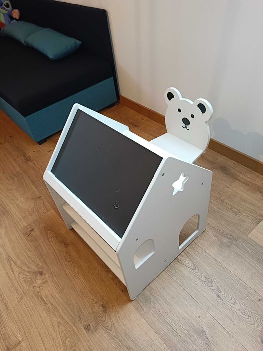 Biurko z krzesłem dla dziecka