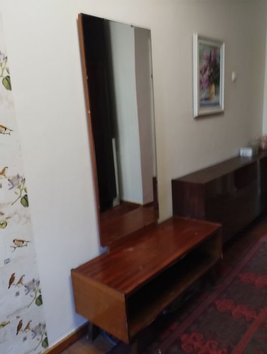 Трюмо с зеркалом.