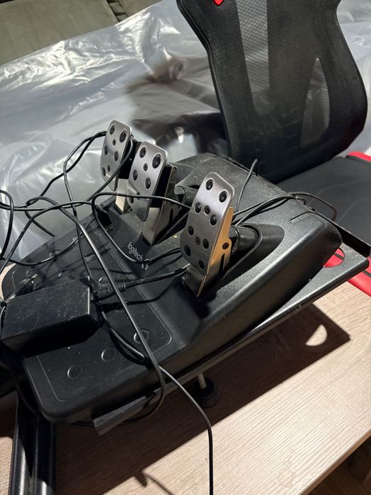Cockpit Semi Novo Completo, Volante e Pedais