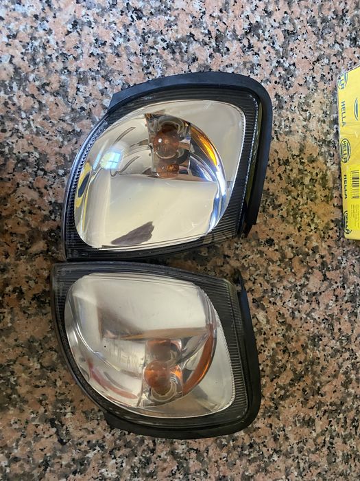 Material nissan terrano 2 Ford Maverick ( piscas, farolins )