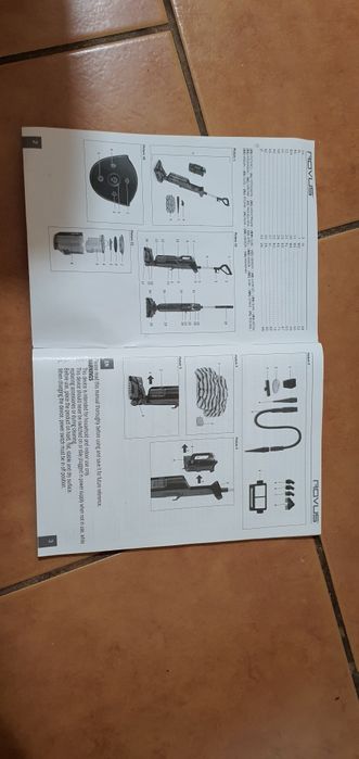 Odkurzacz ręczny z wymiennymi końcówkami ROVUS