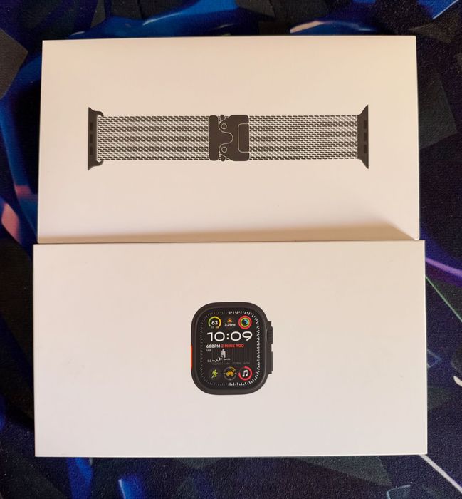 Apple Watch Ultra 2 preto com loop milanesa em titânio preto