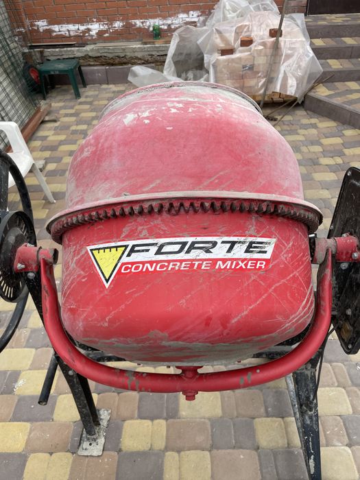 Бетонозмішувач FORTE EW6140p
