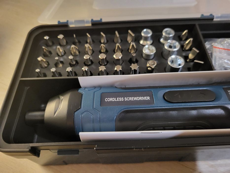 Универсальная аккумуляторная отвертка Электроотвертка