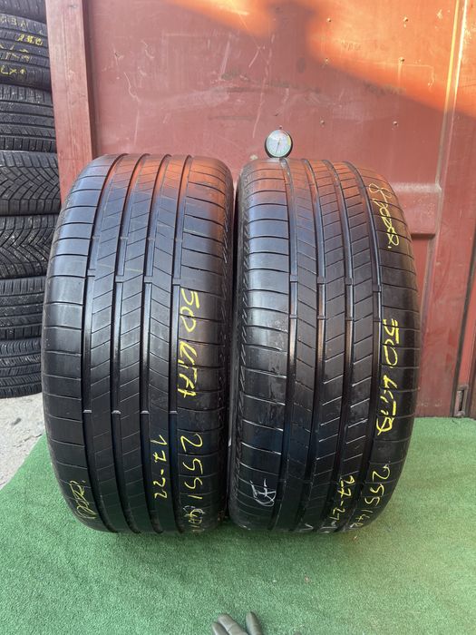 Opony Bridgestone 255/40/21 para