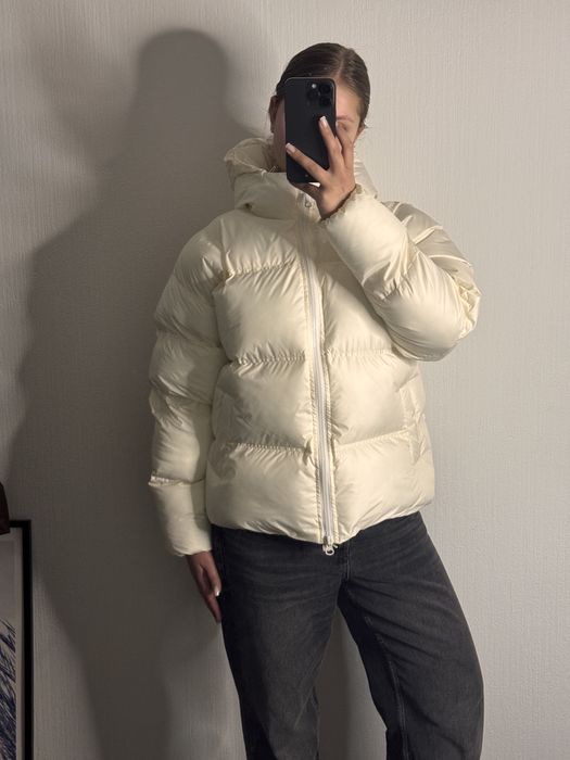 Пуховик жіночий новий, молочний с/м