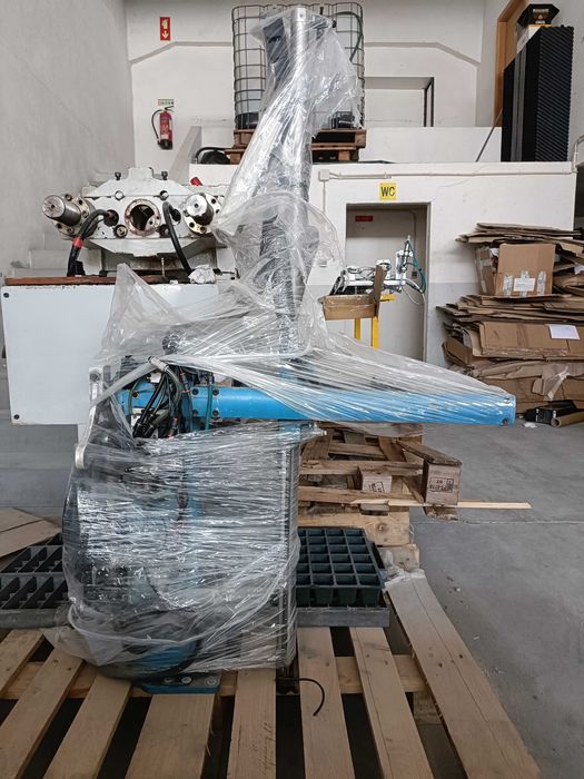 Robot pica-jitos para maquina injeção plástico