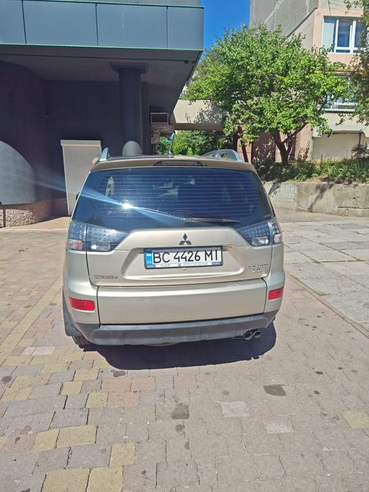 Mitsubishi outlander XL 3.0L 4×4 Газ/Бензин - Ідеальний технічний стан