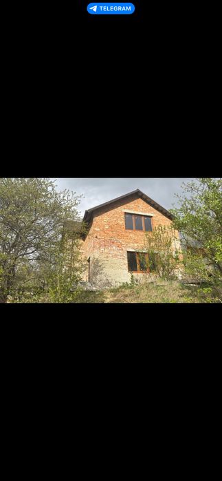 Продаж будинку з двома ділянками
