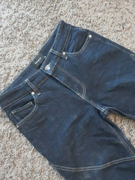 Męskie spodnie jeans Reserved