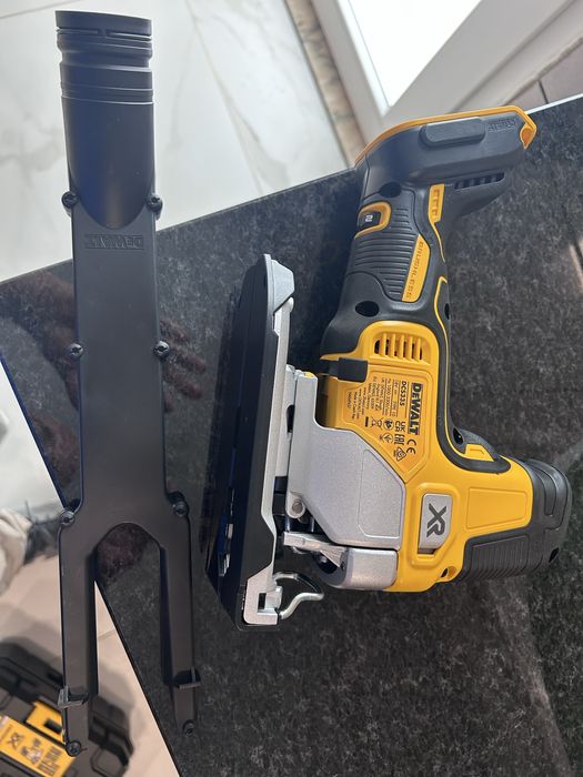 Tico Tico bateria dewalt dcs335