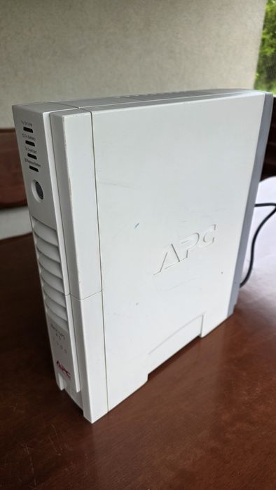 UPS Zasilacz awaryjny APC 1500RS