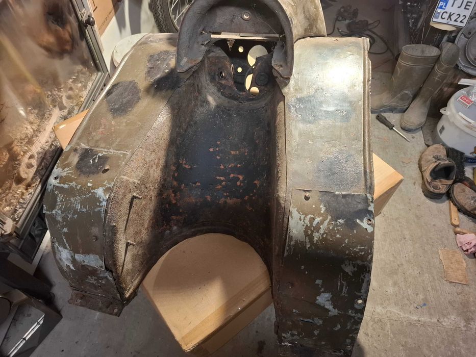 WFM Osa  osłona na nogi z obudową lampy komplet