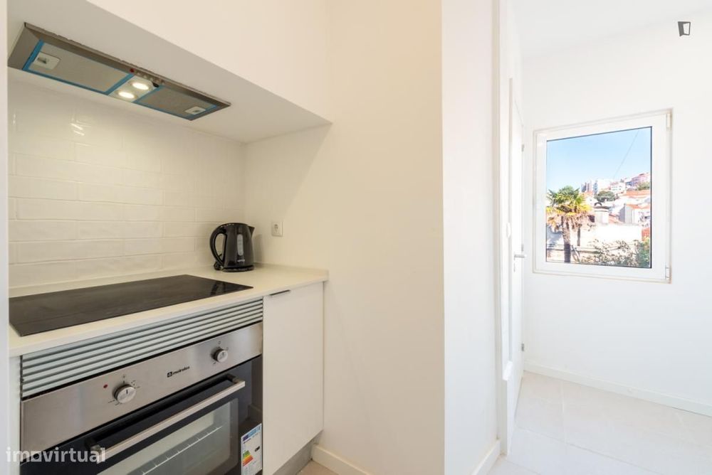 Quarto - localizado em Mouraria Lisbon