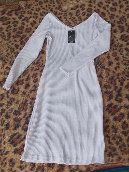 Продам гарну нову сукню!