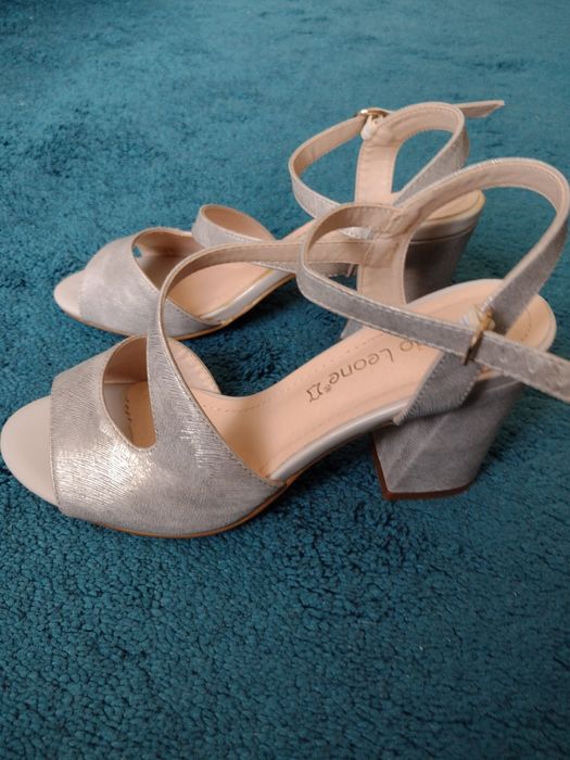 Letnie buty na obcasie
