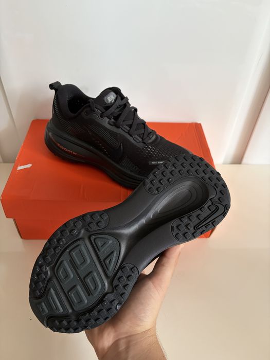 W NIKE VOMERO 18 czarne jak nowe oryginalne