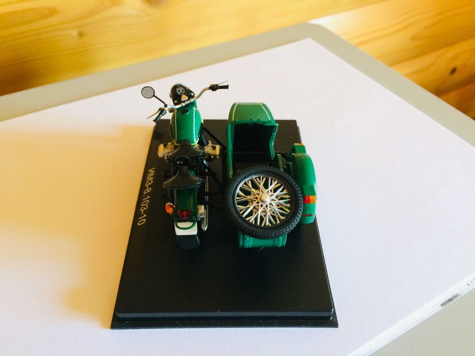 Модель мотоцикла 1:24,та Nissan Skylin (на запчастини ) можливий обмін