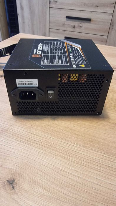 Zasilacz Gigabyte B700H 700W