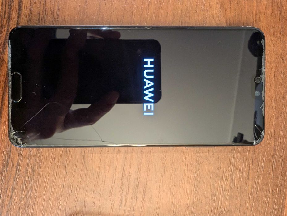 Huawei P20 smartfon 64GB Uszkodzony